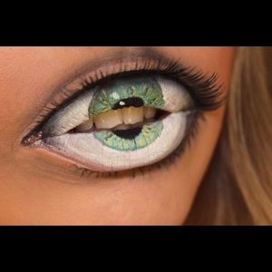 Meet your Posher, Lara